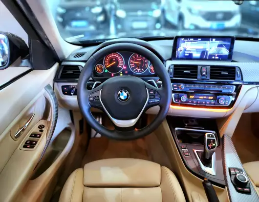 BMW-320i-2015
