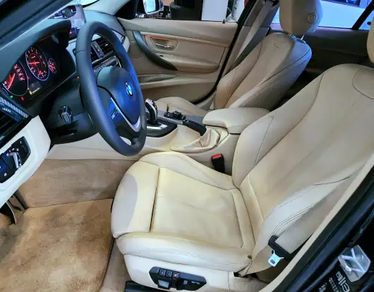 BMW-320i-2015