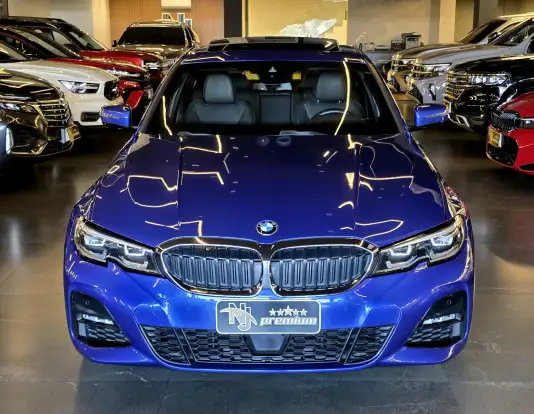 BMW-320i-2022