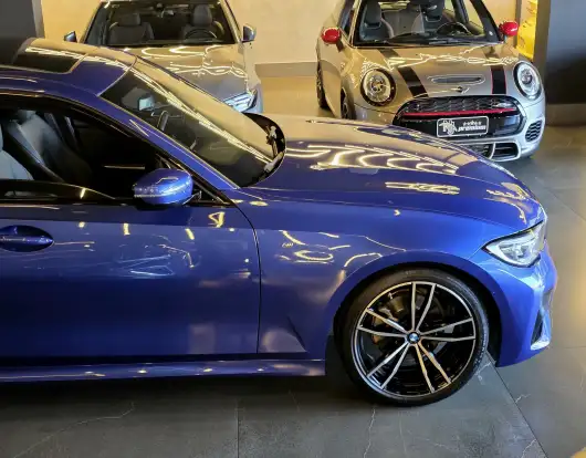BMW-320i-2022