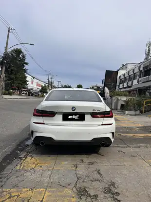 BMW-320i-2022