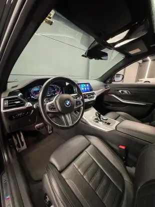 BMW-320i-2022