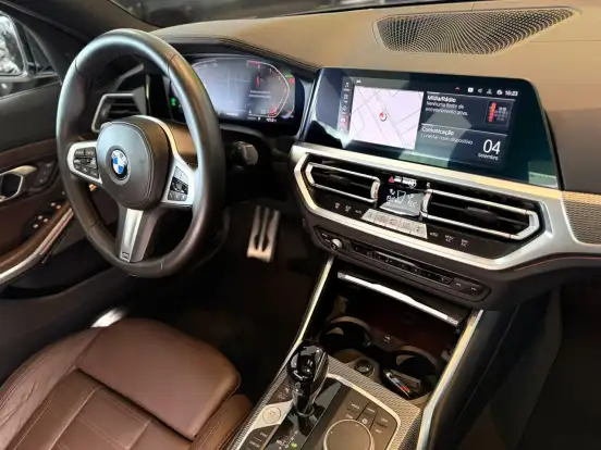 BMW-320i-2022