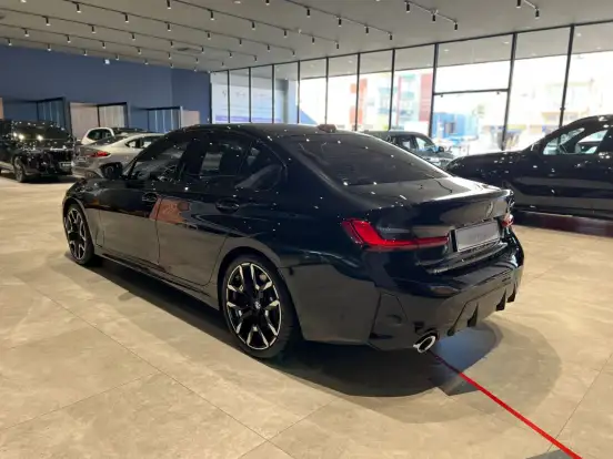 BMW-320i-2025
