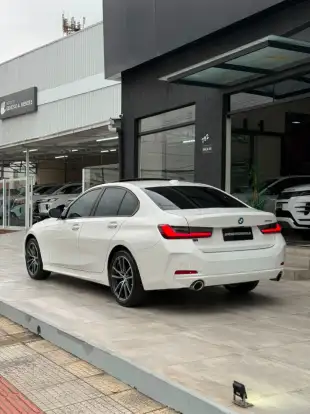 BMW-320i-2024