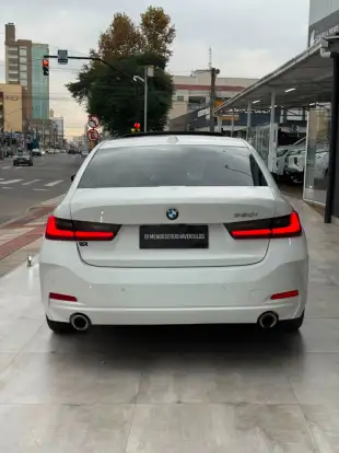 BMW-320i-2024