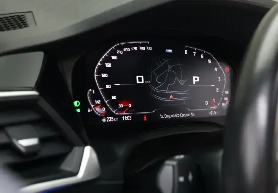 BMW-320i-2020