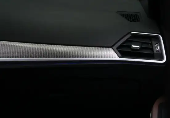 BMW-320i-2020