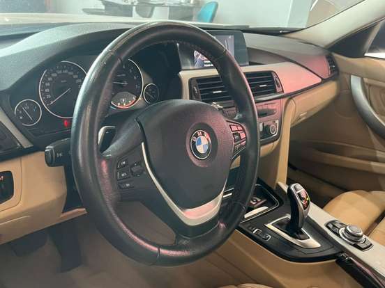 BMW-320i-2015