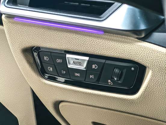 BMW-320i-2021