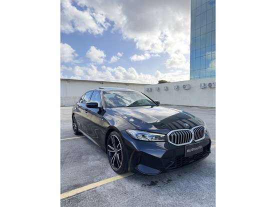 BMW-320i-2023