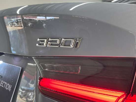 BMW-320i-2025