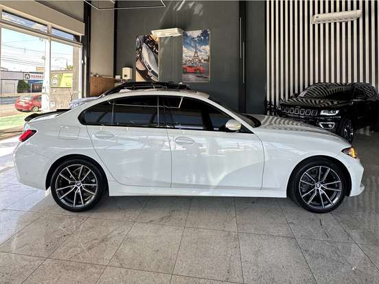 BMW-320i-2024