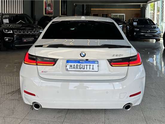 BMW-320i-2024