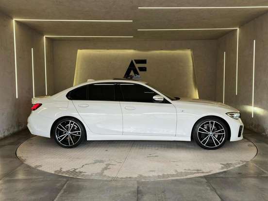 BMW-320i-2020