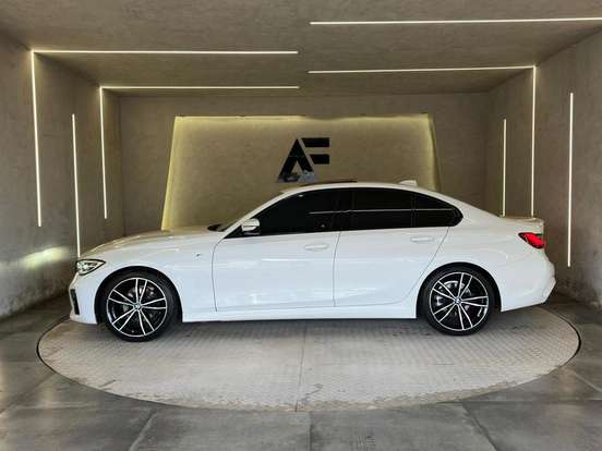 BMW-320i-2020