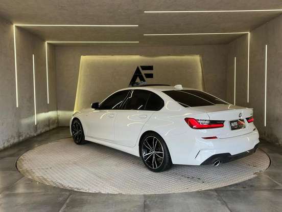 BMW-320i-2020