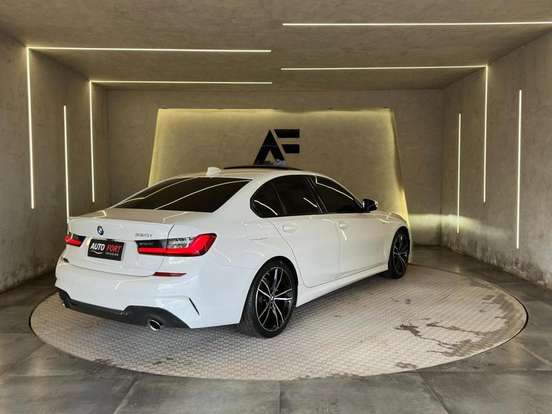 BMW-320i-2020