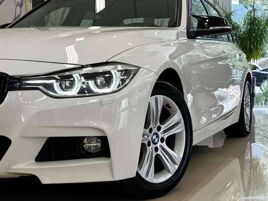 BMW-320i-2017
