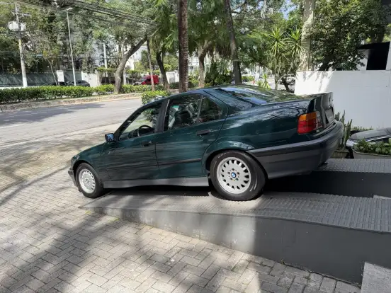 BMW-325i-2.5 SEDAN 24V GASOLINA 4P AUTOMÁTICO BMW-325i-1993