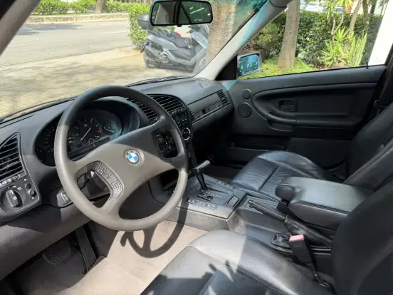 BMW-325i-2.5 SEDAN 24V GASOLINA 4P AUTOMÁTICO BMW-325i-1993