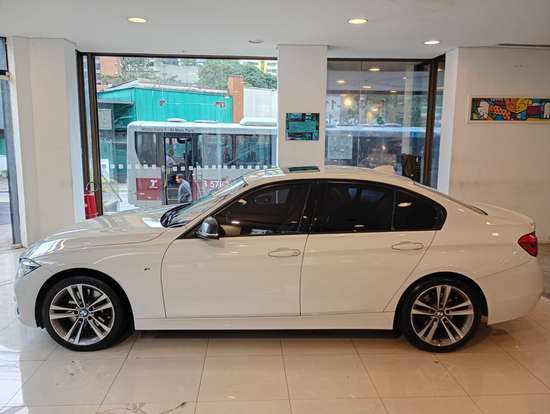 BMW-328i-2016
