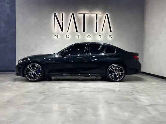 BMW-330e-2024