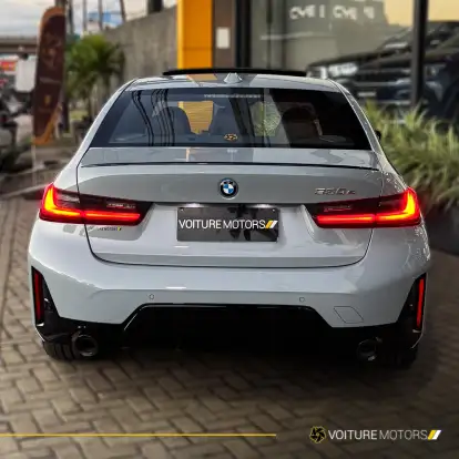 BMW-330e-2025