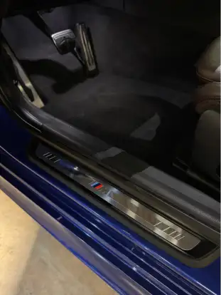 BMW-330e-2021