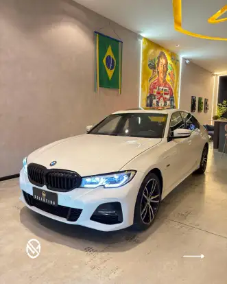 BMW-330e-2021