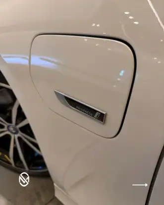 BMW-330e-2021