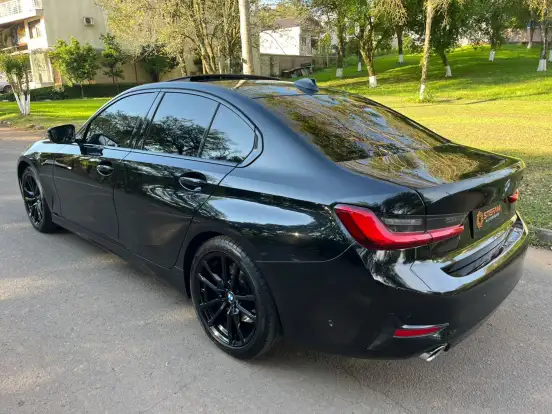 BMW-330i-2019