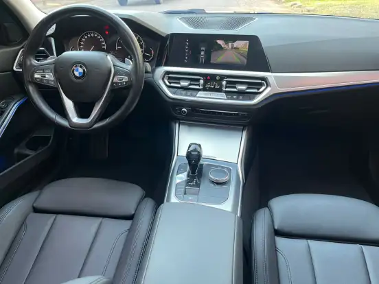 BMW-330i-2019