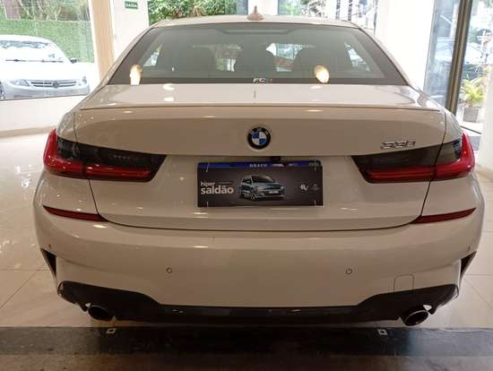 BMW-330i-2019