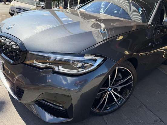 BMW-330i-2019