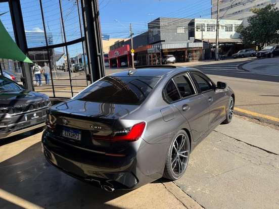 BMW-330i-2019