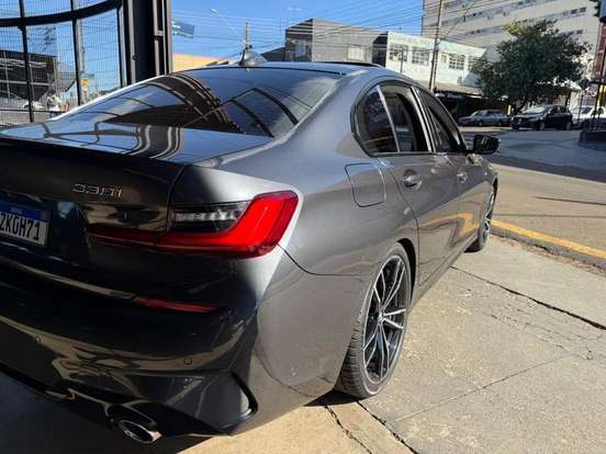 BMW-330i-2019