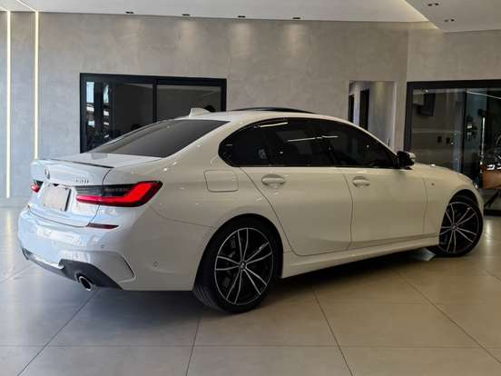 BMW-330i-2.0 16V TURBO GASOLINA M SPORT AUTOMÁTICO BMW-330i-2019