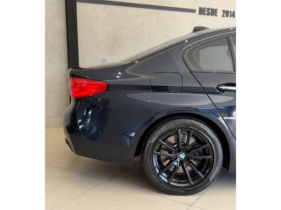 BMW-530i-2.0 16V TURBO GASOLINA M SPORT AUTOMÁTICO BMW-530i-2017