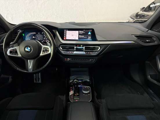 BMW-M 135i-2021
