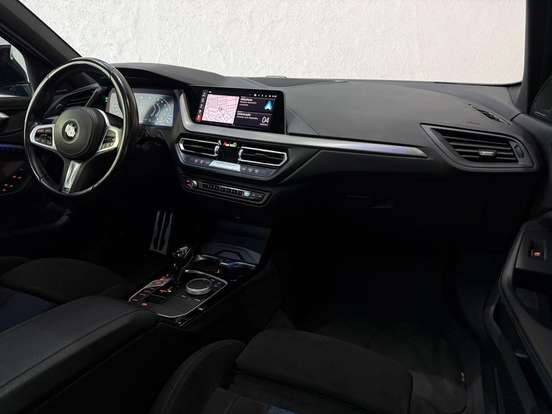 BMW-M 135i-2021
