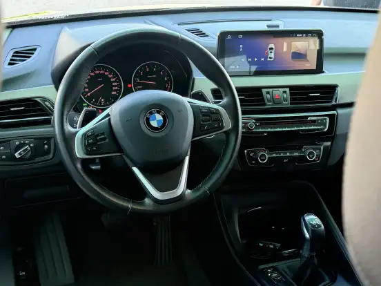 BMW-X1-2.0 16V TURBO GASOLINA SDRIVE20I GP 4P AUTOMÁTICO BMW-X1-2016