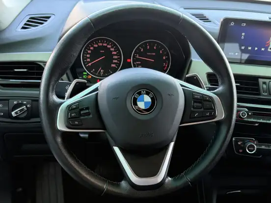 BMW-X1-2.0 16V TURBO GASOLINA SDRIVE20I GP 4P AUTOMÁTICO BMW-X1-2016