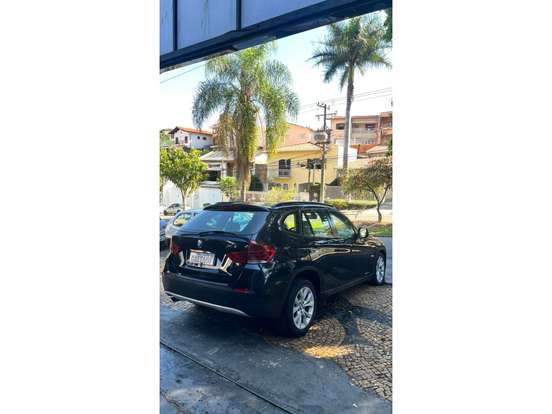 BMW-X1-2011