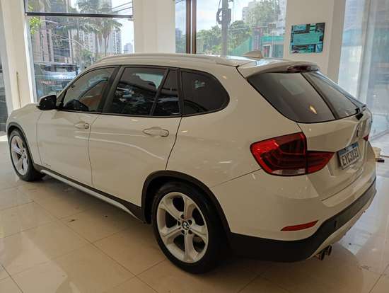 BMW-X1-2.0 16V GASOLINA SDRIVE18I TOP 4P AUTOMÁTICO BMW-X1-2013