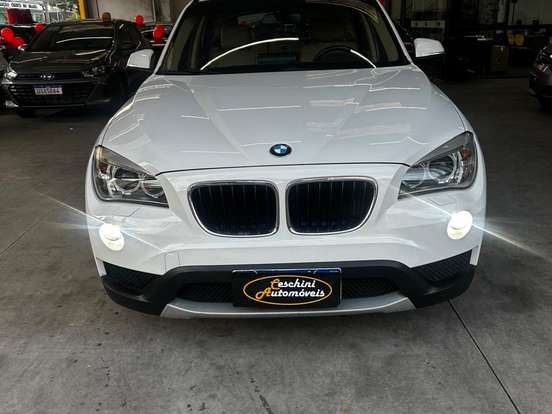 BMW-X1-2.0 16V GASOLINA SDRIVE18I TOP 4P AUTOMÁTICO BMW-X1-2013