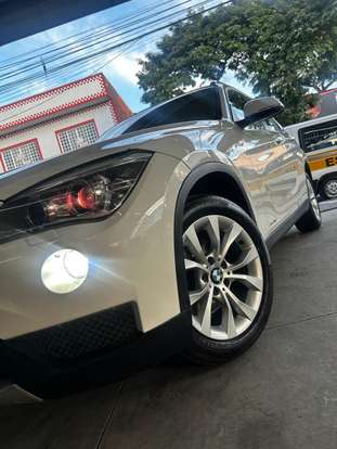 BMW-X1-2013