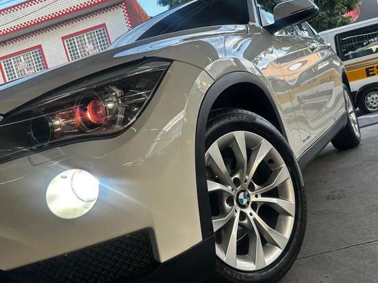 BMW-X1-2.0 16V GASOLINA SDRIVE18I TOP 4P AUTOMÁTICO BMW-X1-2013