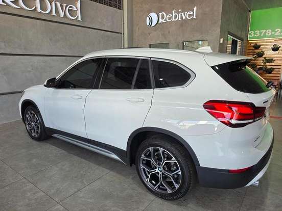 BMW-X1-2.0 16V TURBO ACTIVEFLEX SDRIVE20I X-LINE 4P AUTOMÁTICO BMW-X1-2021