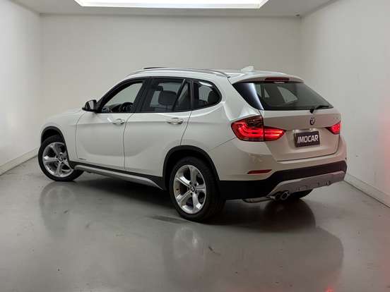 BMW-X1-2.0 16V TURBO GASOLINA SDRIVE20I 4P AUTOMÁTICO BMW-X1-2014